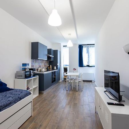 Noto 10 Lägenhet Milano Exteriör bild