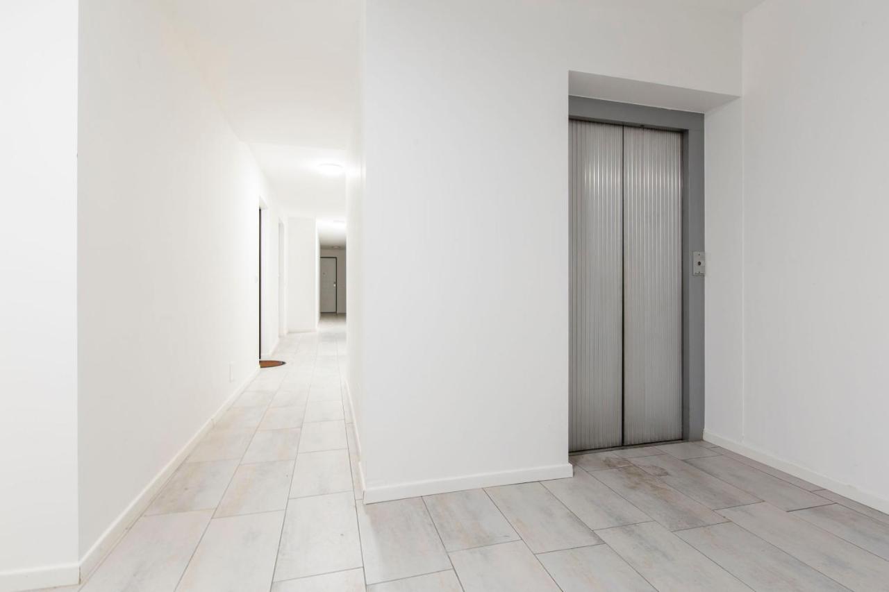 Noto 10 Lägenhet Milano Exteriör bild