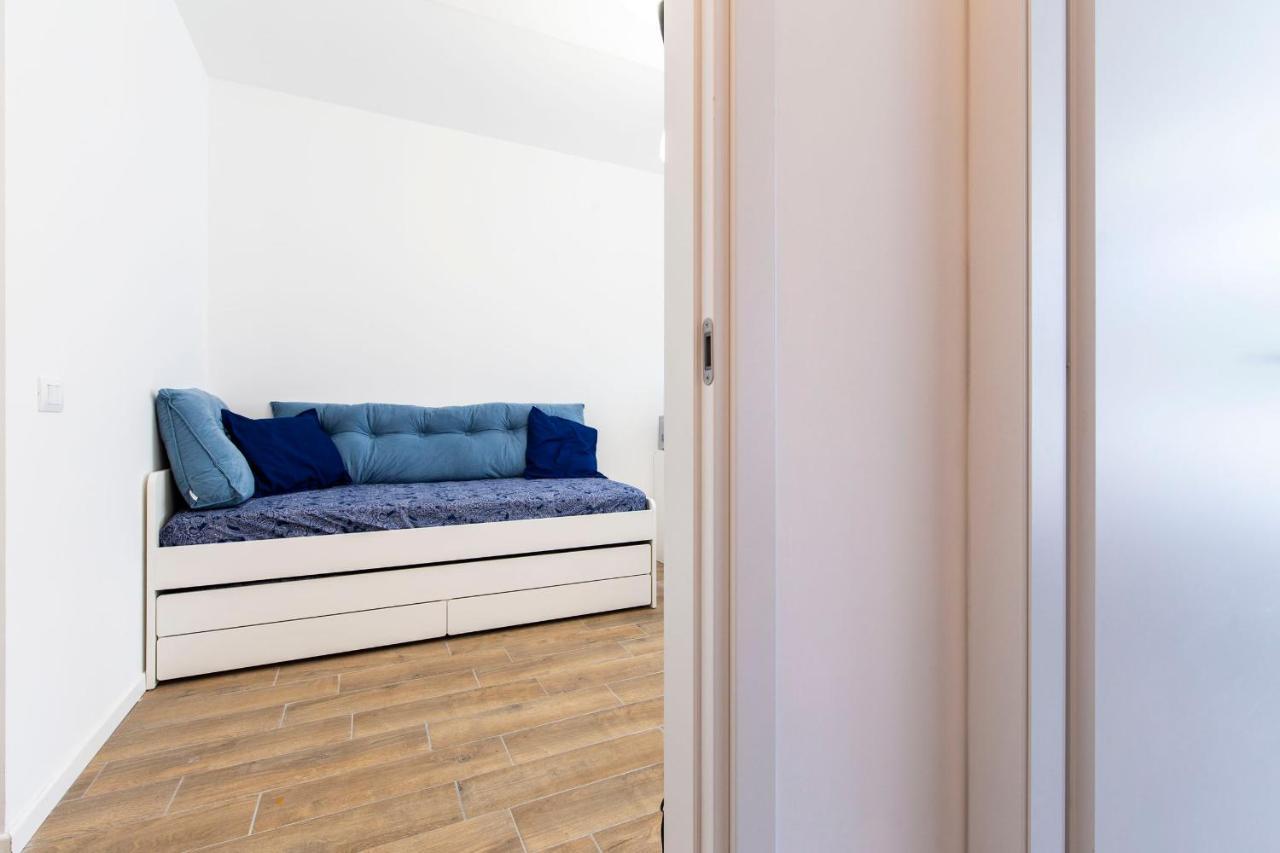 Noto 10 Lägenhet Milano Exteriör bild