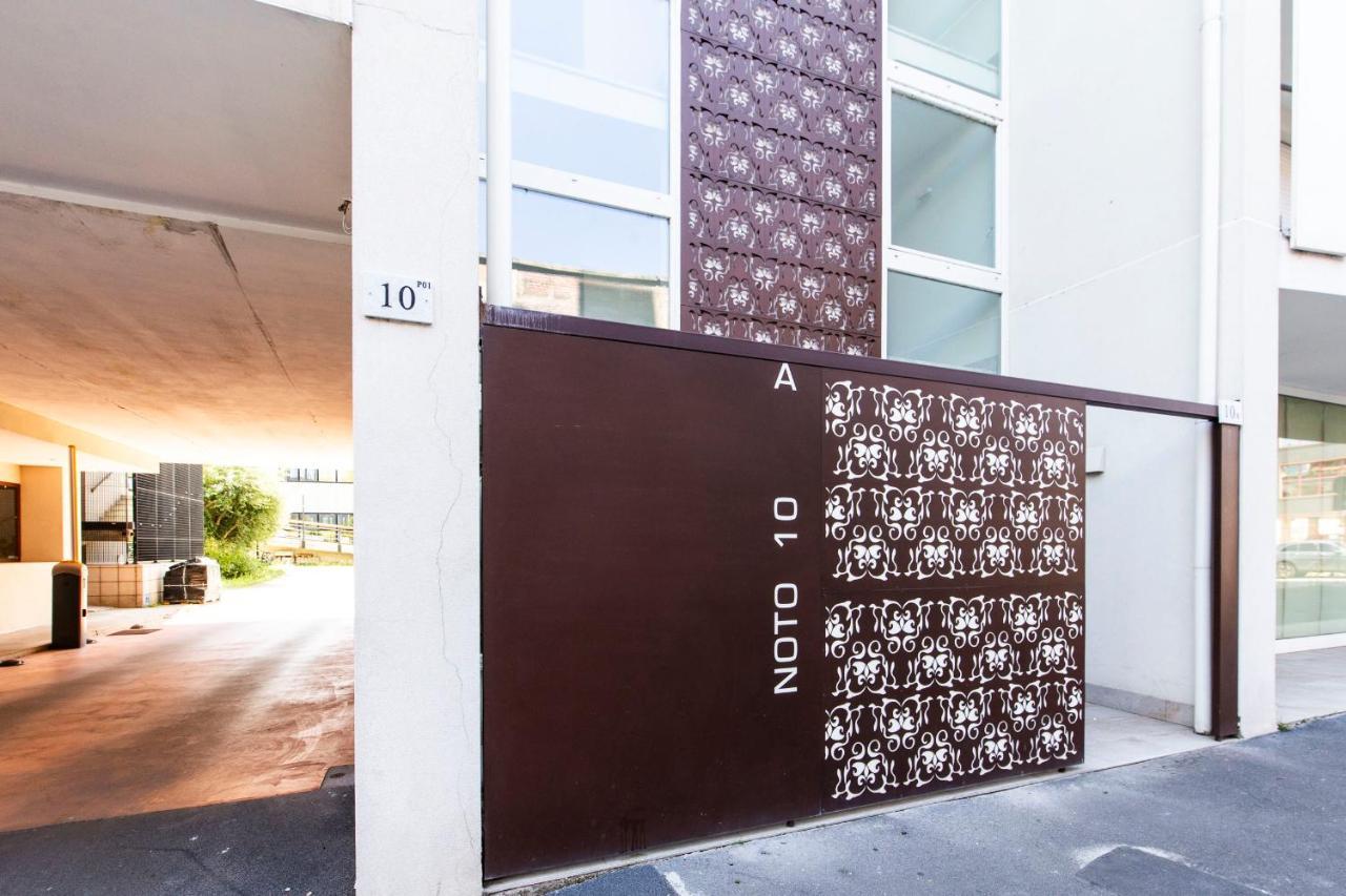 Noto 10 Lägenhet Milano Exteriör bild