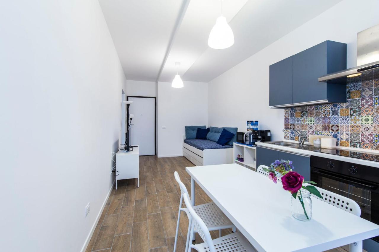 Noto 10 Lägenhet Milano Exteriör bild