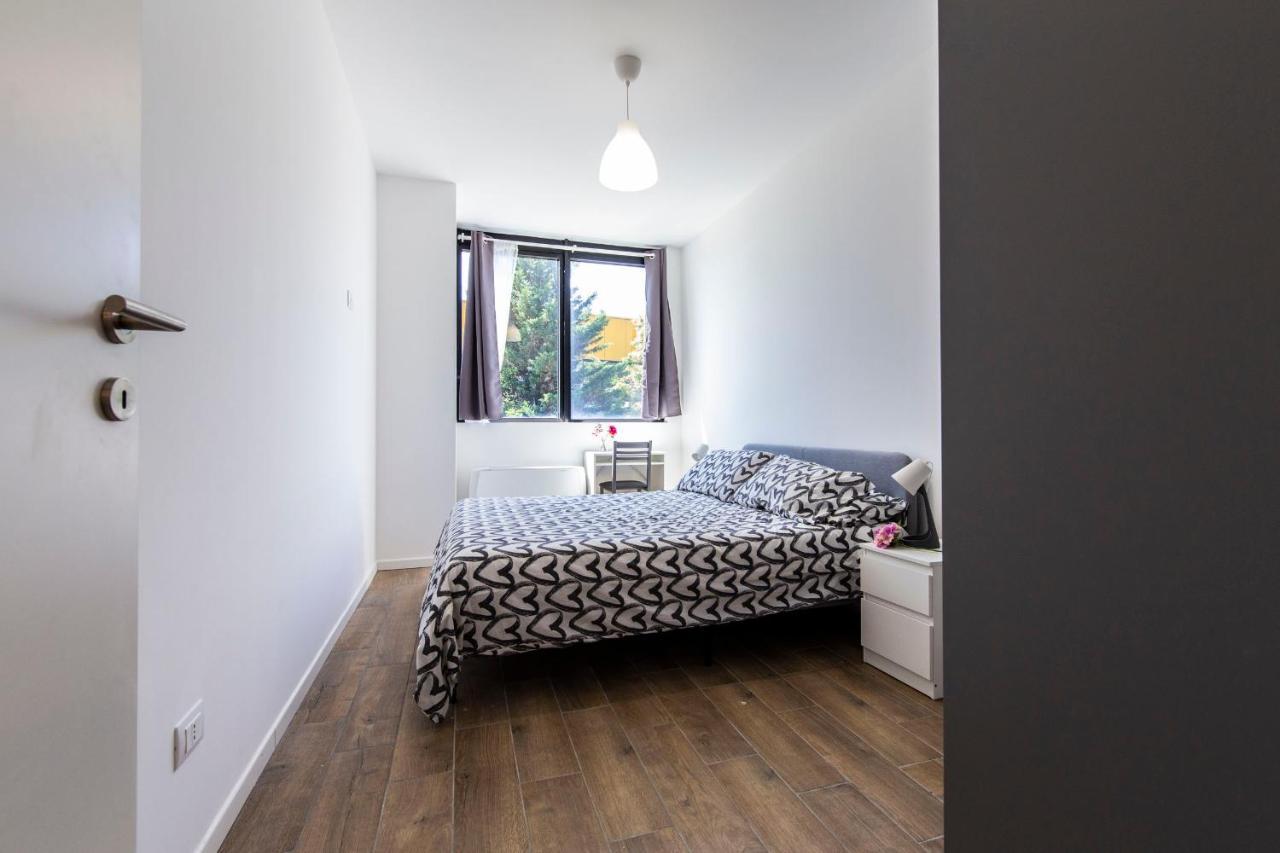 Noto 10 Lägenhet Milano Exteriör bild